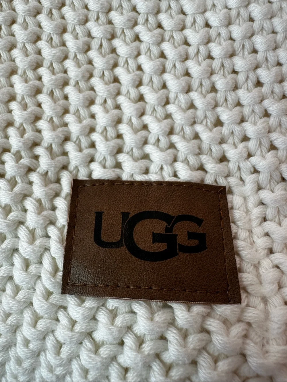 UGG Cream Knit Scarf with Brown Leather Logo Patch 💯 cotton